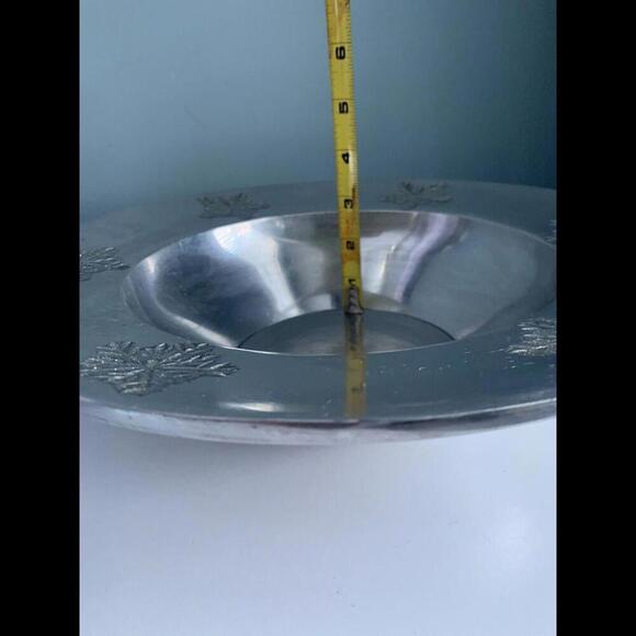 2007 Target Silver Noel Serving Bowl Holiday 07 12.5” Wide Snowflakes Winter - Picture 8 of 11